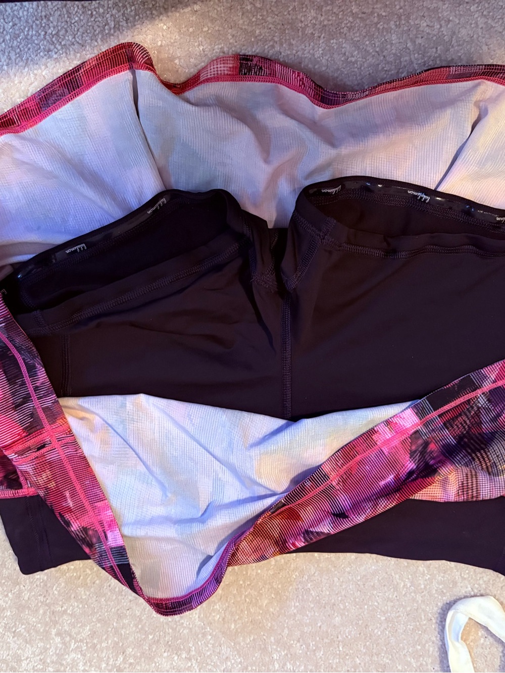 Lululemon skort - Picture 2 of 3
